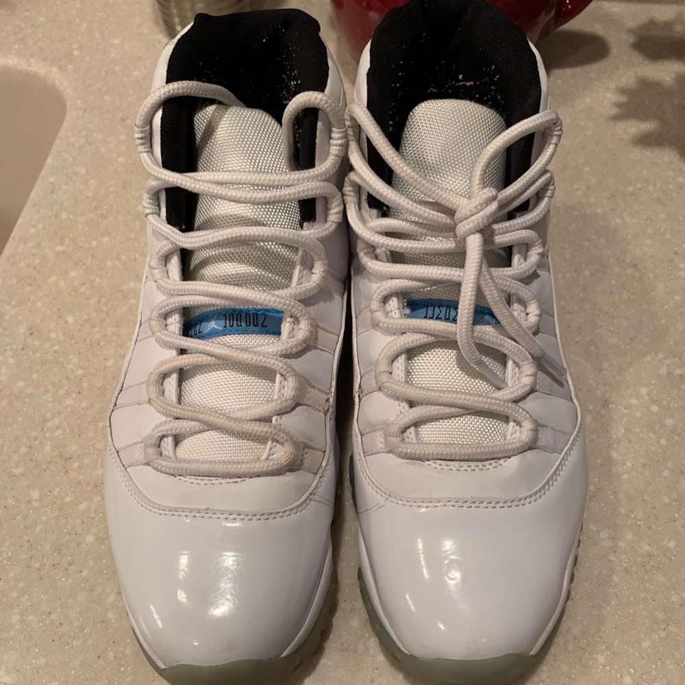 “Legend Blue” Jordan 11 shoes mens size 13